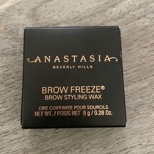 NEW Anastasia Brow Freeze